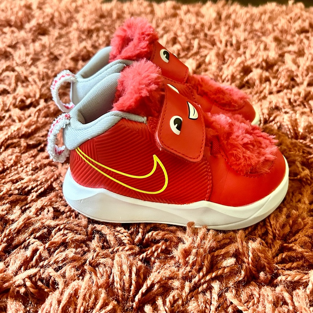 Nike Team Hustle D9 Lil ‘Fast n Furry - Chile Red' Toddler Shoe